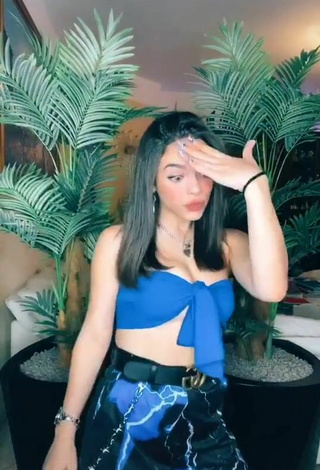 6. Sexy Giulia Paglianiti Shows Cleavage in Blue Tube Top and Bouncing Tits