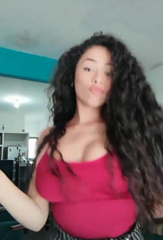 5. Fine Gleidy Rojas Shows Cleavage in Sweet Red Top