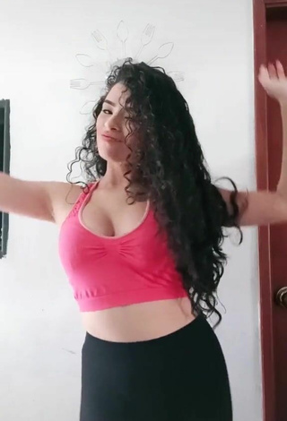 Sultry Gleidy Rojas Shows Cleavage in Pink Sport Bra and Bouncing Tits