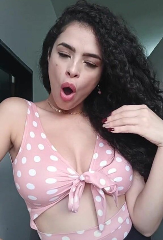 4. Titillating Gleidy Rojas Shows Cleavage in Polka Dot Top