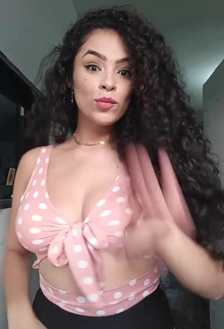 6. Seductive Gleidy Rojas Shows Cleavage in Polka Dot Top