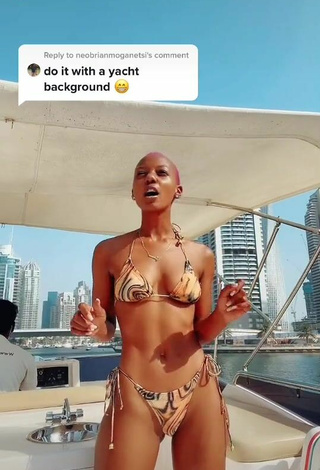 Sweet Vivian Gold Kaitetsi Shows Cleavage in Cute Bikini on a Boat