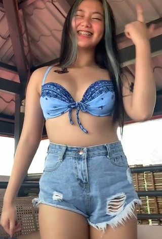 5. Luscious Vanessa Domingo Shows Cleavage in Bikini Top and Bouncing Boobs