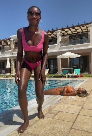 2. Sultry Oluwanifewa Agunbiade in Bikini at the Pool