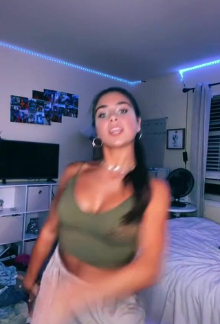 2. Titillating Alisa Kotlyarenko Shows Cleavage in Olive Crop Top and Bouncing Tits