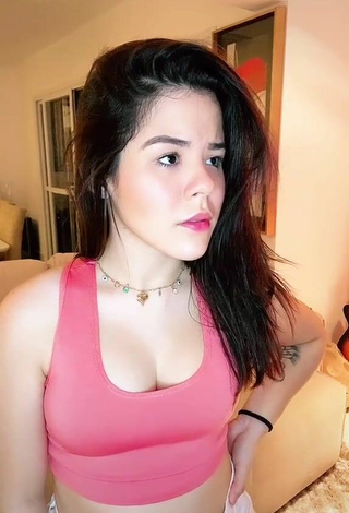 Sultry Japinha Conde Shows Cleavage in Pink Crop Top