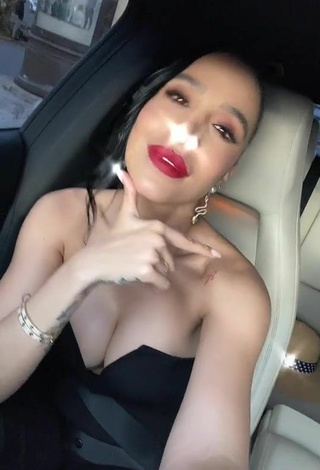 5. Jessi Pereira is Showing Sexy Cleavage in a Car