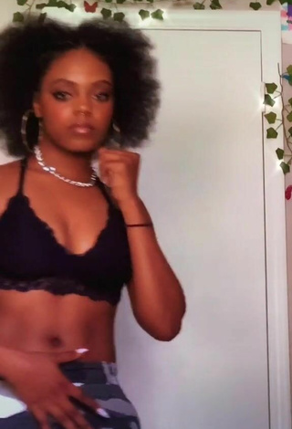 Sultry Jordan Nata'e Shows Cleavage in Bra