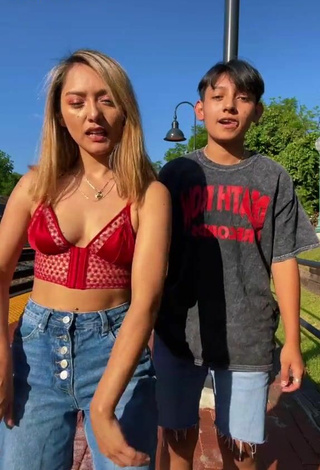 Beautiful Joshy y naho in Sexy Red Crop Top