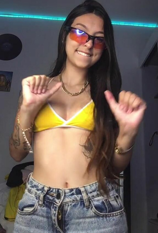 Sexy Julia Guerra Shows Cleavage in Yellow Sport Bra and Bouncing Tits