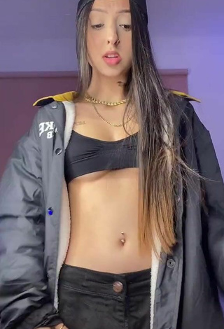 5. Sensual Julia Guerra in Black Sport Bra and Bouncing Boobs (Underboob)