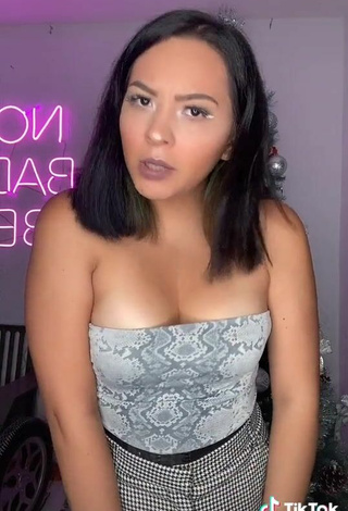 6. Sultry Karen Bustillos Shows Cleavage in Snake Print Tube Top and Bouncing Boobs