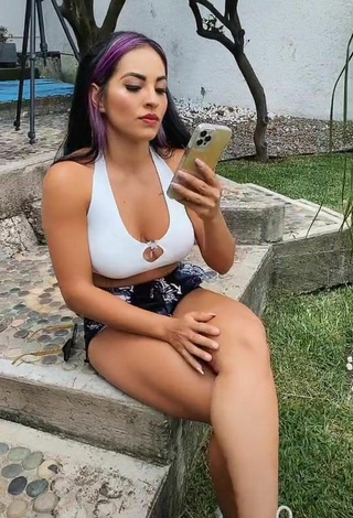 Hot Karen Bustillos Shows Cleavage in White Crop Top