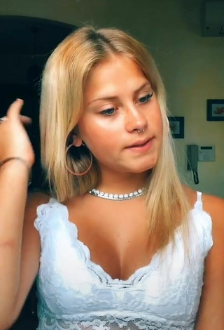 2. Beautiful Gaia Bianchi Shows Cleavage in Sexy White Crop Top