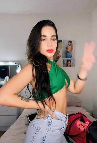 Titillating laflowers13 in Green Crop Top (Underboob)