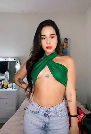 2. Titillating laflowers13 in Green Crop Top (Underboob)