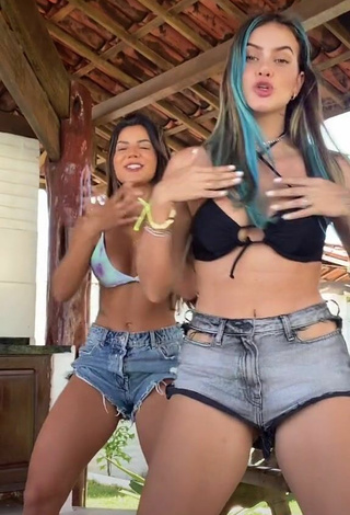 3. Luscious Lais Bianchessi Shows Cleavage and Bouncing Tits