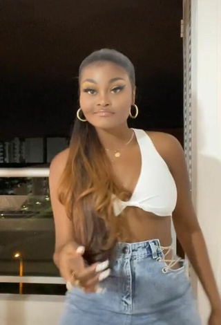 Sultry Lajesuu in White Crop Top