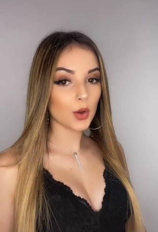 2. Sexy Lorena Fernández Shows Cleavage in Black Top