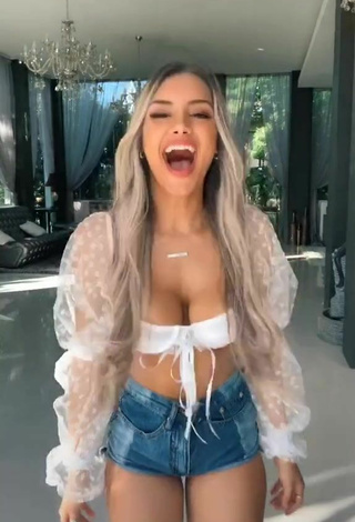 6. Sultry Mariana Morais Shows Cleavage in White Crop Top and Bouncing Boobs