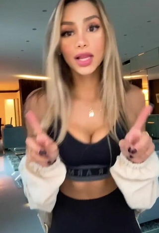 Sexy Mariana Morais Shows Cleavage in Black Sport Bra