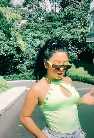 4. Sexy Mafe Vásquez in Green Top