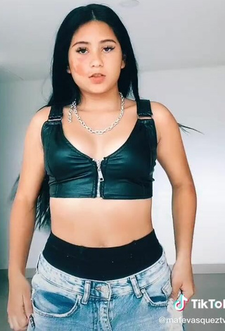 3. Sexy Mafe Vásquez in Crop Top