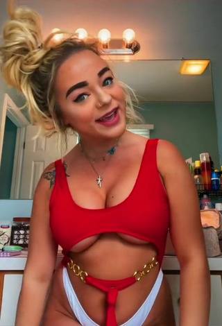 5. Luscious Makayla Weaver Shows Cleavage in Swimsuit (Underboob)