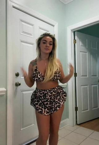 5. Cute Makayla Weaver Shows Cleavage in Leopard Crop Top