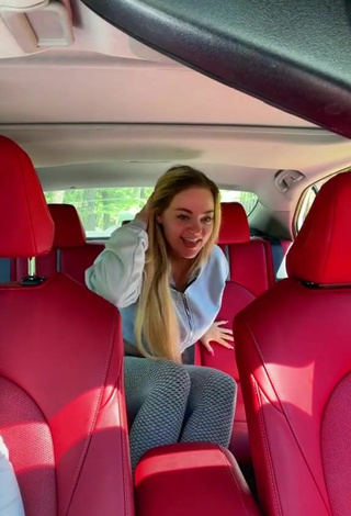 4. Sweetie Makayla Weaver Shows Butt in a Car