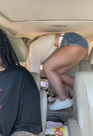 4. Sweet Makayla Weaver Shows Butt in a Car