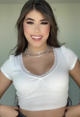 Cute María Paulina in White Crop Top