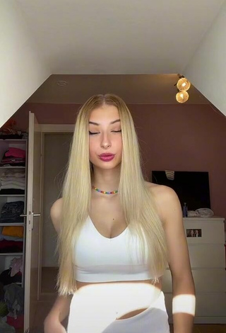 Sexy Mitch Apfelmus in White Crop Top