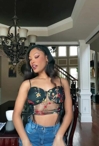 5. Luscious Mona Swain in Floral Crop Top