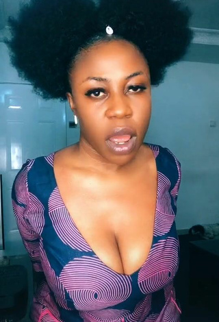 Sexy Lilly Chioma Shows Cleavage