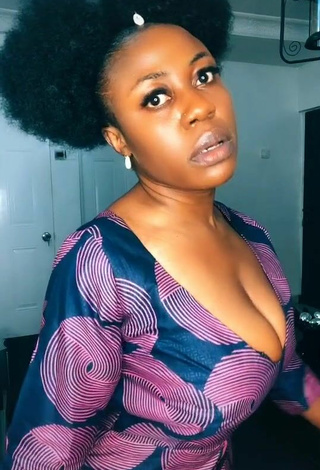 6. Sexy Lilly Chioma Shows Cleavage