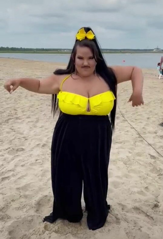 2. Sultry Netta Barzilai Shows Cleavage at the Beach and Bouncing Boobs