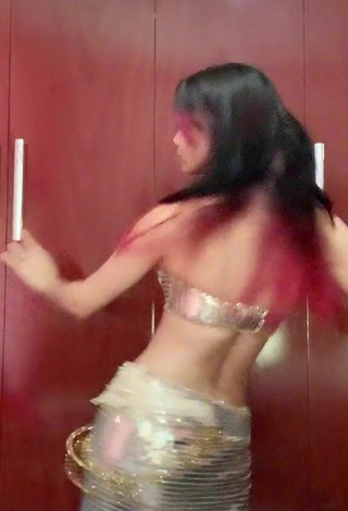 6. Sultry Ni.nique in Golden Crop Top while doing Belly Dance