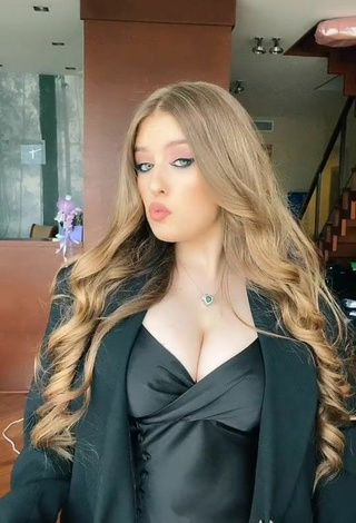 4. Sultry Viktoria Nikulina Shows Cleavage