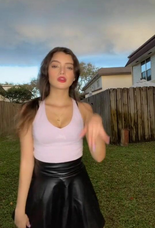 4. Amazing Paola Ruiz in Hot Pink Top and Bouncing Boobs