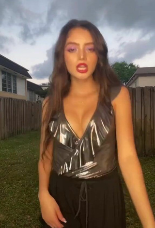 2. Hottie Paola Ruiz Shows Cleavage in Silver Top and Bouncing Boobs