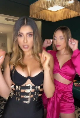 Hot Paula Galindo Shows Cleavage