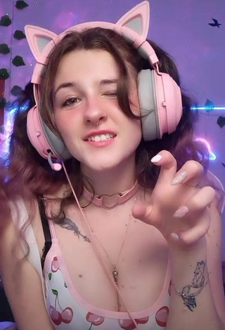 3. Luscious Ryn GamerGirl Egirl Shows Cleavage in Top