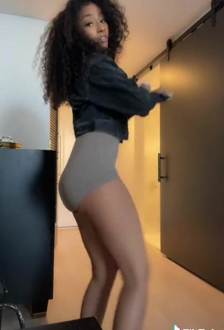 6. Sexy Rubi Rose Shows Big Butt while Twerking