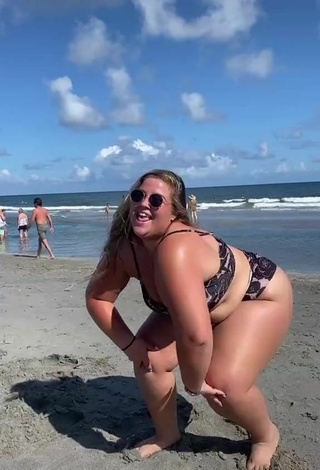 2. Amazing Sam Paige in Hot Bikini at the Beach and Bouncing Boobs