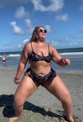 4. Amazing Sam Paige in Hot Bikini at the Beach and Bouncing Boobs