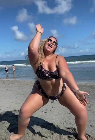 6. Amazing Sam Paige in Hot Bikini at the Beach and Bouncing Boobs