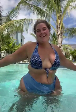 3. Alluring Sam Paige Shows Cleavage in Erotic Bikini at the Pool and Bouncing Boobs