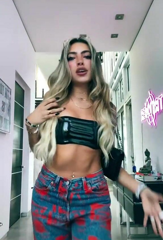 2. Beautiful Valeria Arguelles Shows Cleavage in Sexy Crop Top