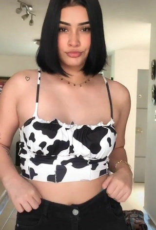 Sexy Valeria Figueroa in Crop Top